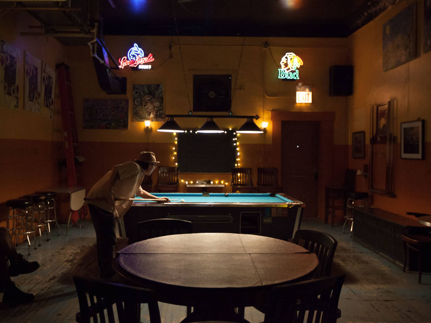 Best dive bars in Chicago