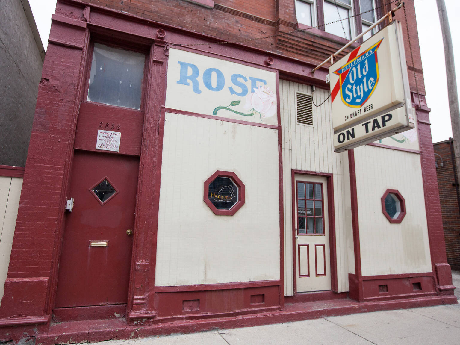 Best dive bars in Chicago
