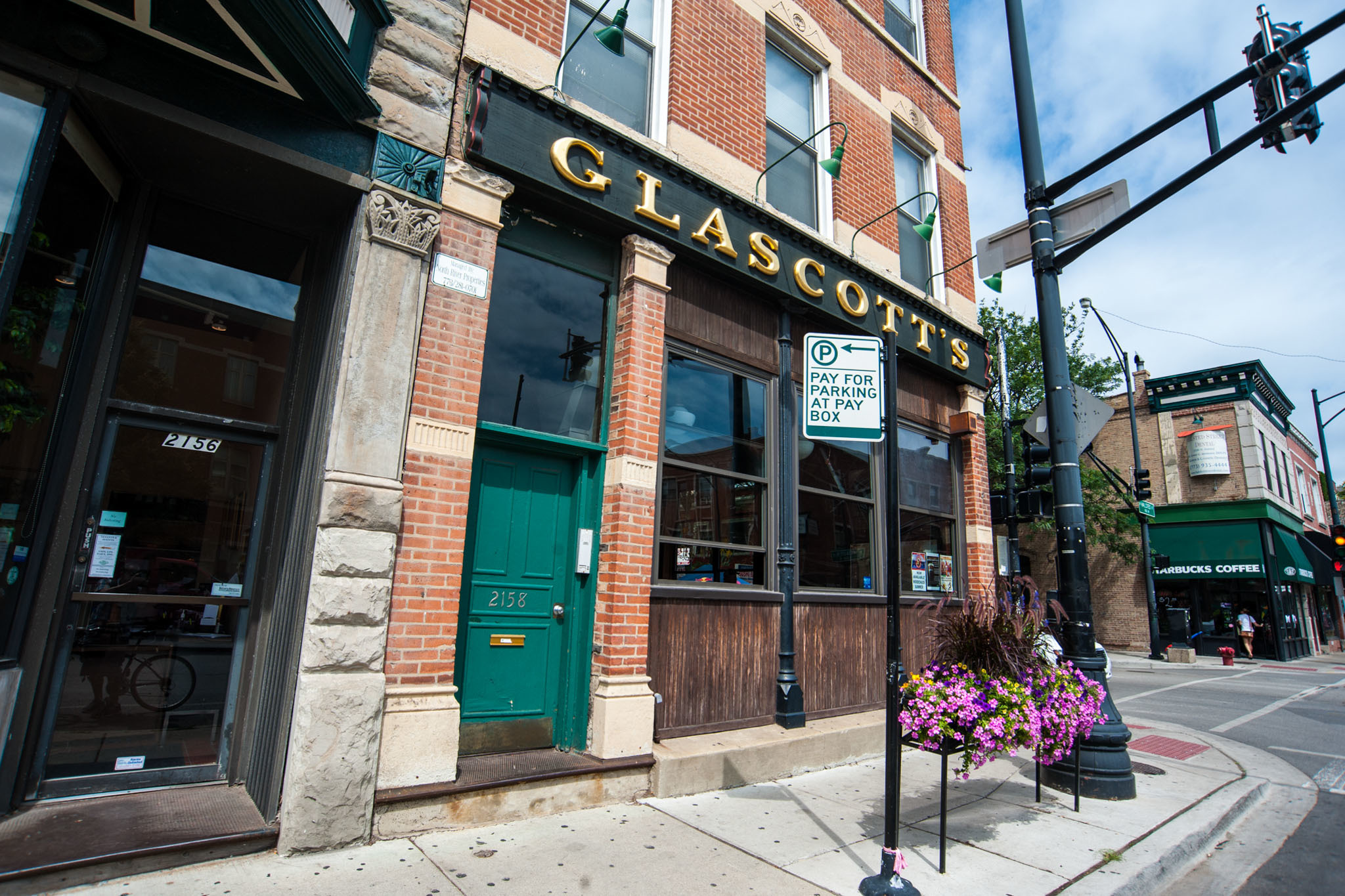 Glascott s Saloon Bars In Lincoln Park Chicago glascott-s-saloon-bars-in-lincoln-park-chicago