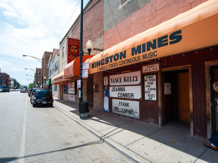 10pm: Swing by Kingston Mines for late-night blues