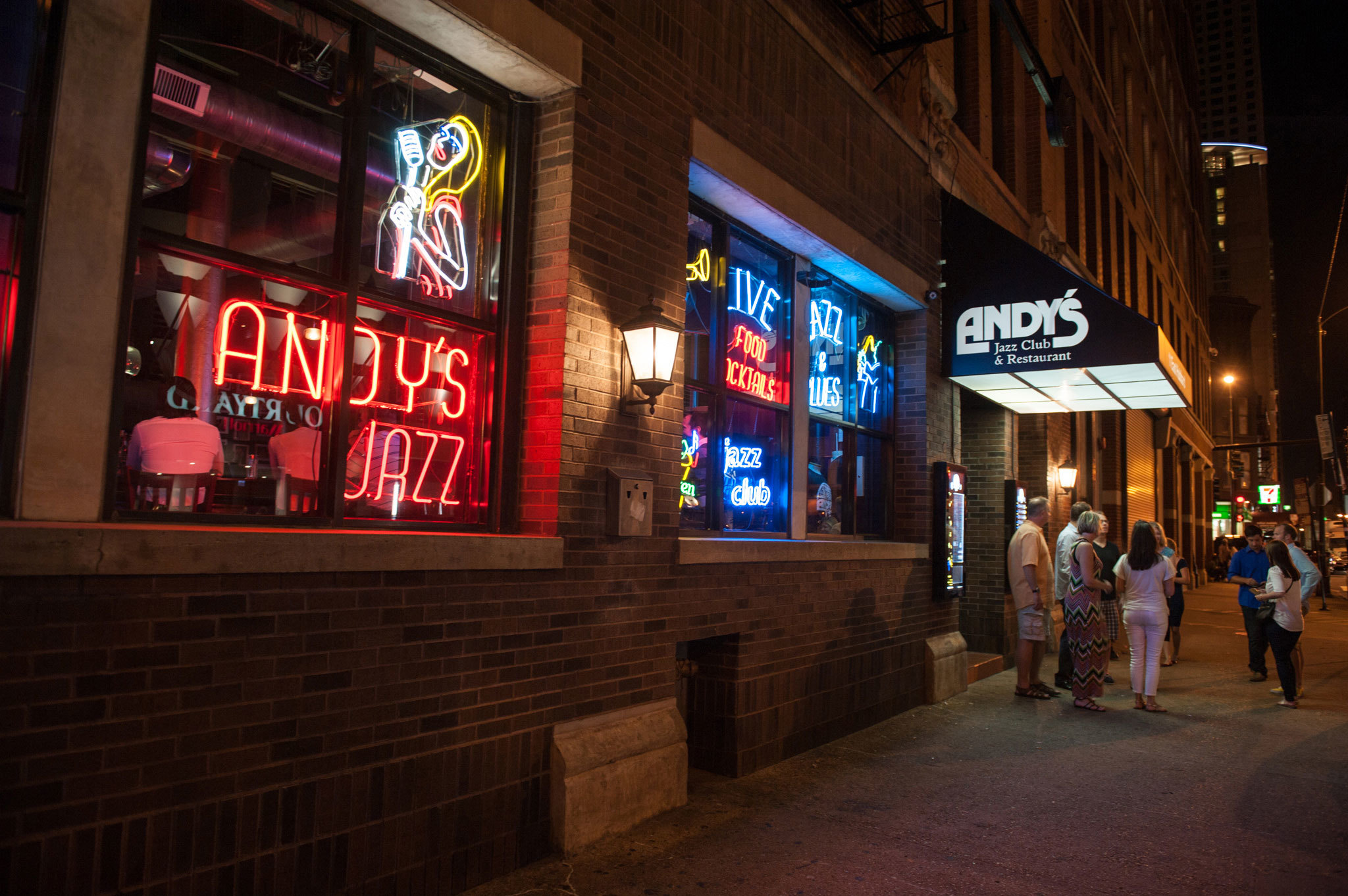 sing along gay bar chicago downtown