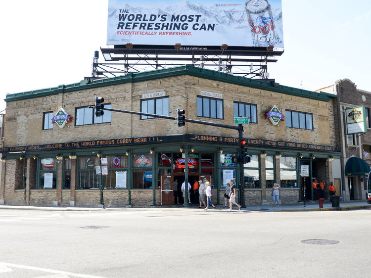 An uncivilized Wrigleyville bar crawl