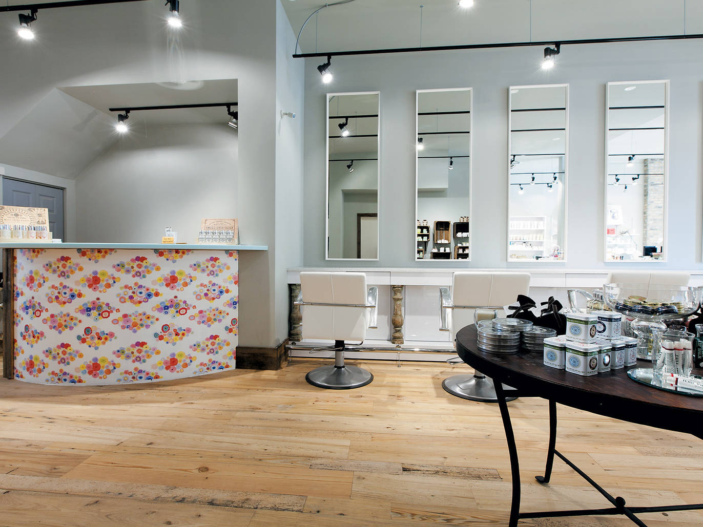 Beauty supply stores in Chicago for skincare and cosmetics