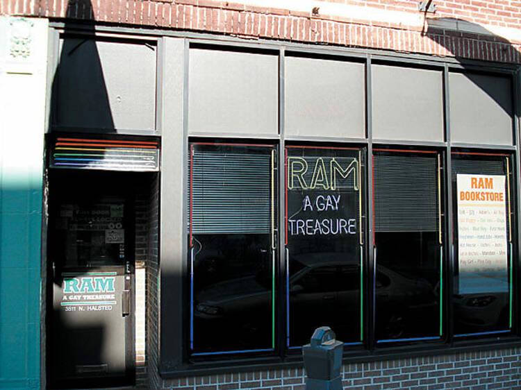 224.x600.gay.ram2.box.jpg