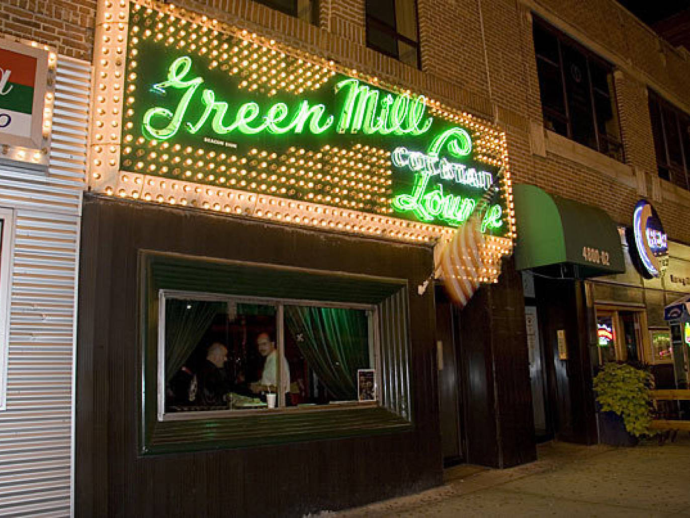 32 Chicago Bars That Stay Open Until 4am