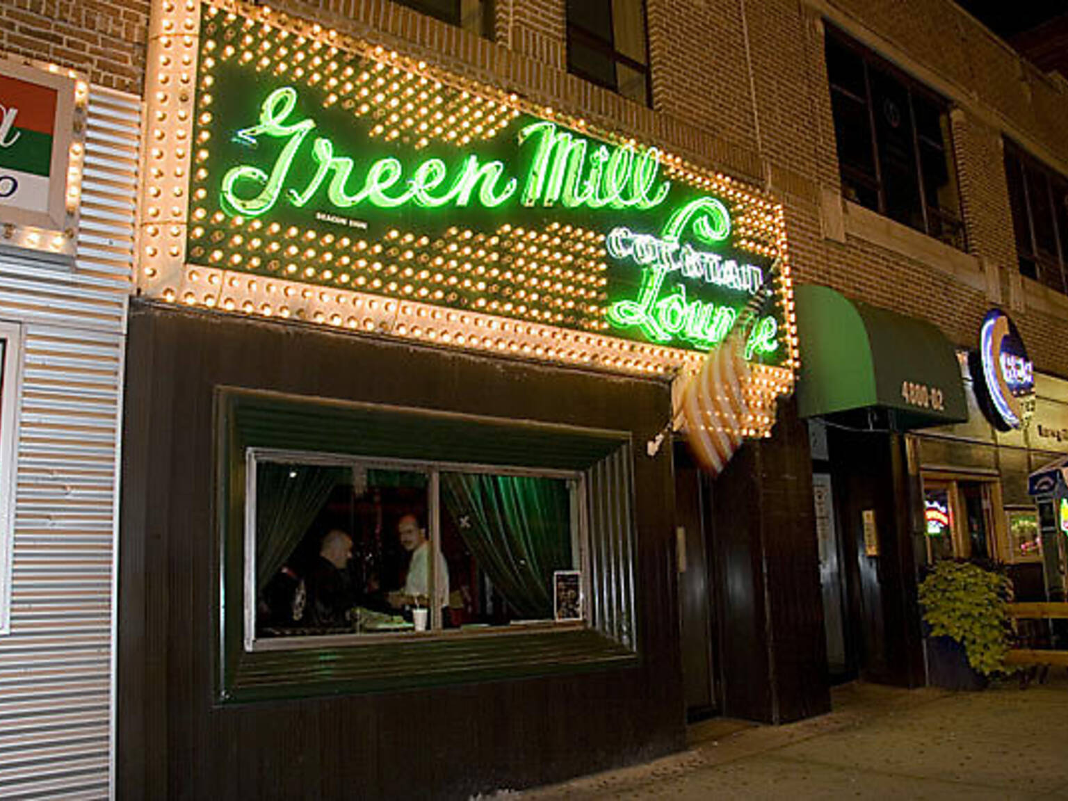 32 Chicago Bars That Stay Open Until 4am
