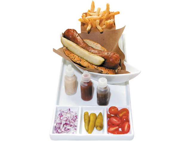 267.eat.trend.hotdog_marthawilliams.jpg 267.eat.trend.hotdog_marthawilliams.jpg