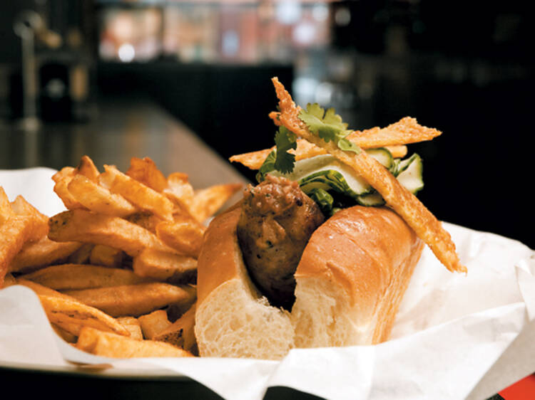 268.eat.tastingnotes.franksndawgshoriz.jpg