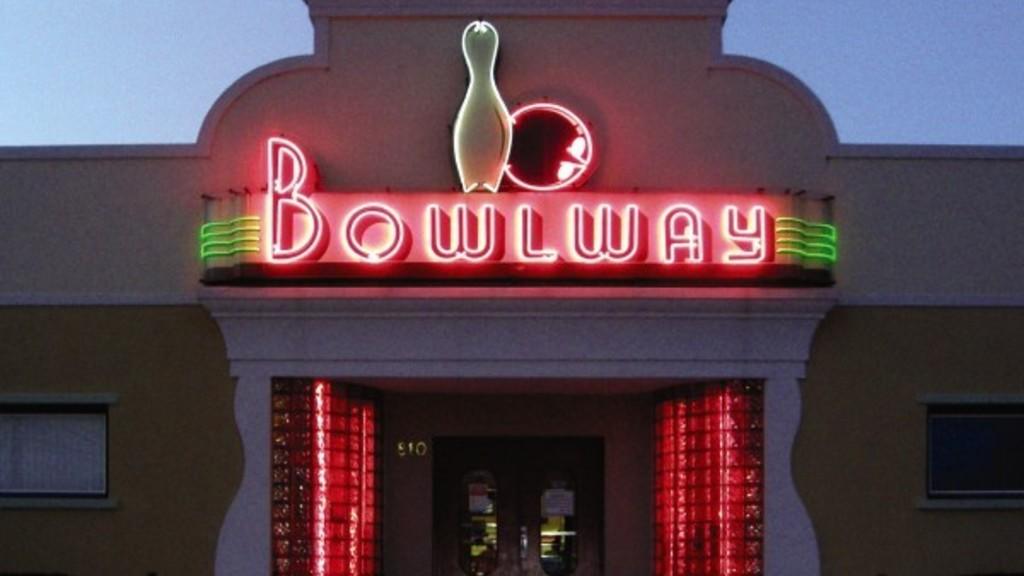 Chicagoland's amazing neon signs