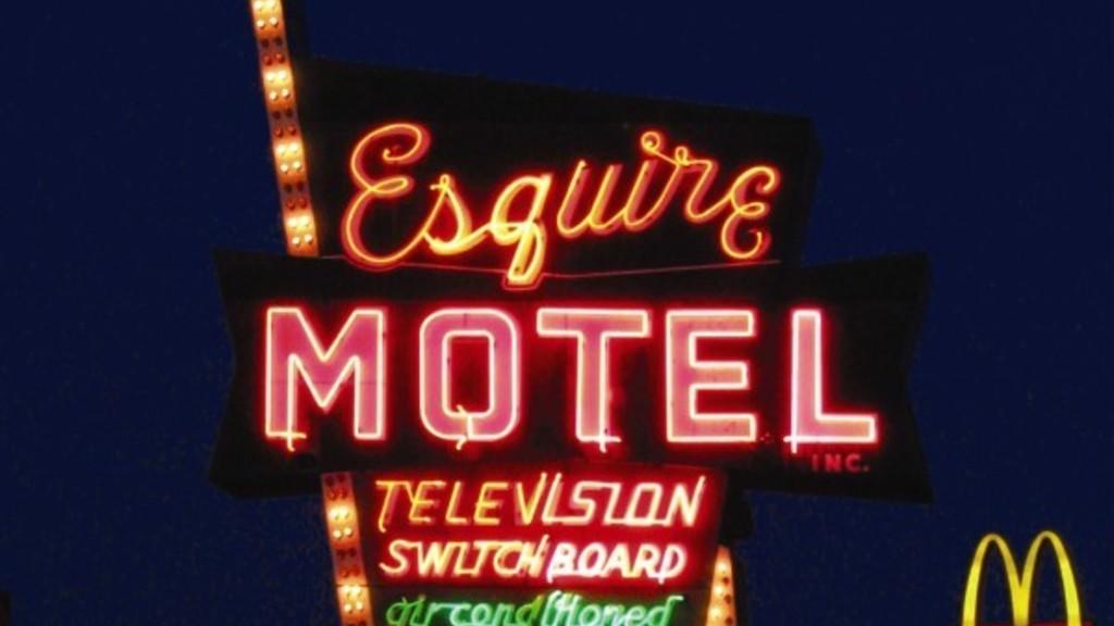 Chicagoland's amazing neon signs