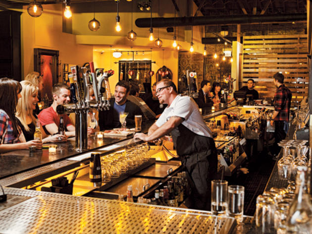 300.eat.holiday.oldTown.jpg 300.eat.holiday.oldTown.jpg