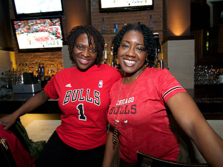 Bulls fans at Bull & Bear 2011