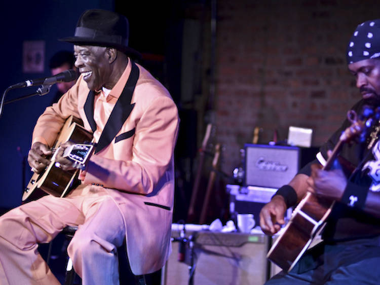 Buddy Guy plays a superior set at his down town blues club, Legends.