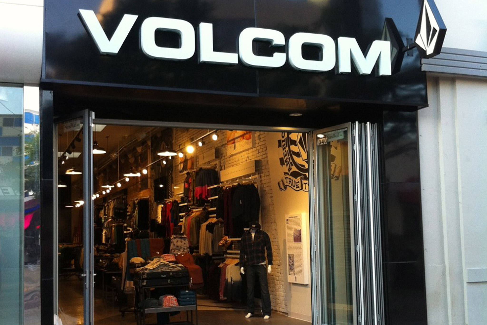 volcom del coasta