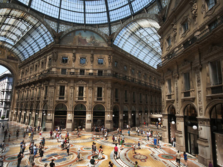 Win a shopping trip in Milan with Disaronno