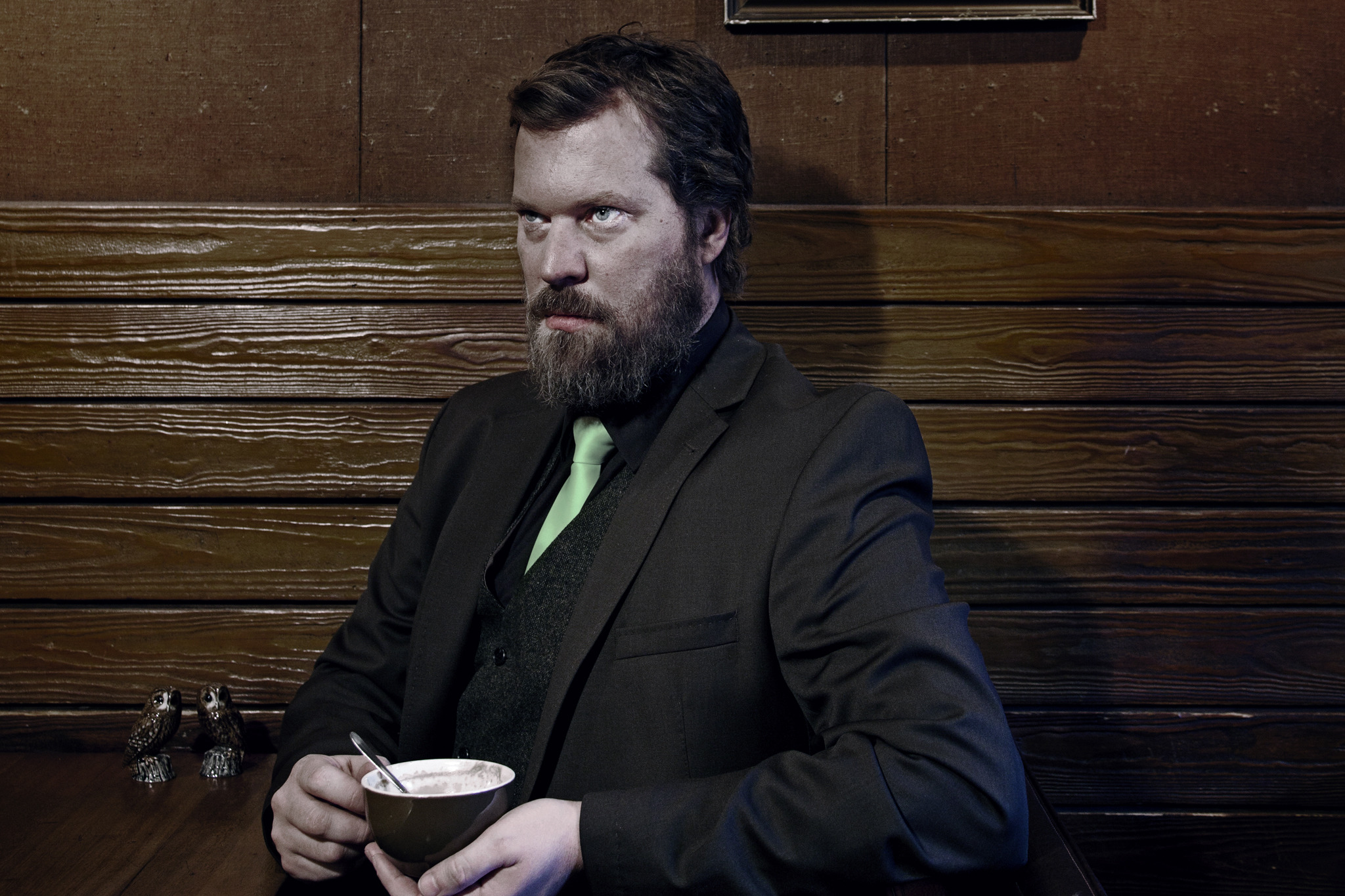 John grant has been a rock. Джон Грант. Джон Грант певец. Джон Грант певец и би 2. John Grant Retina.