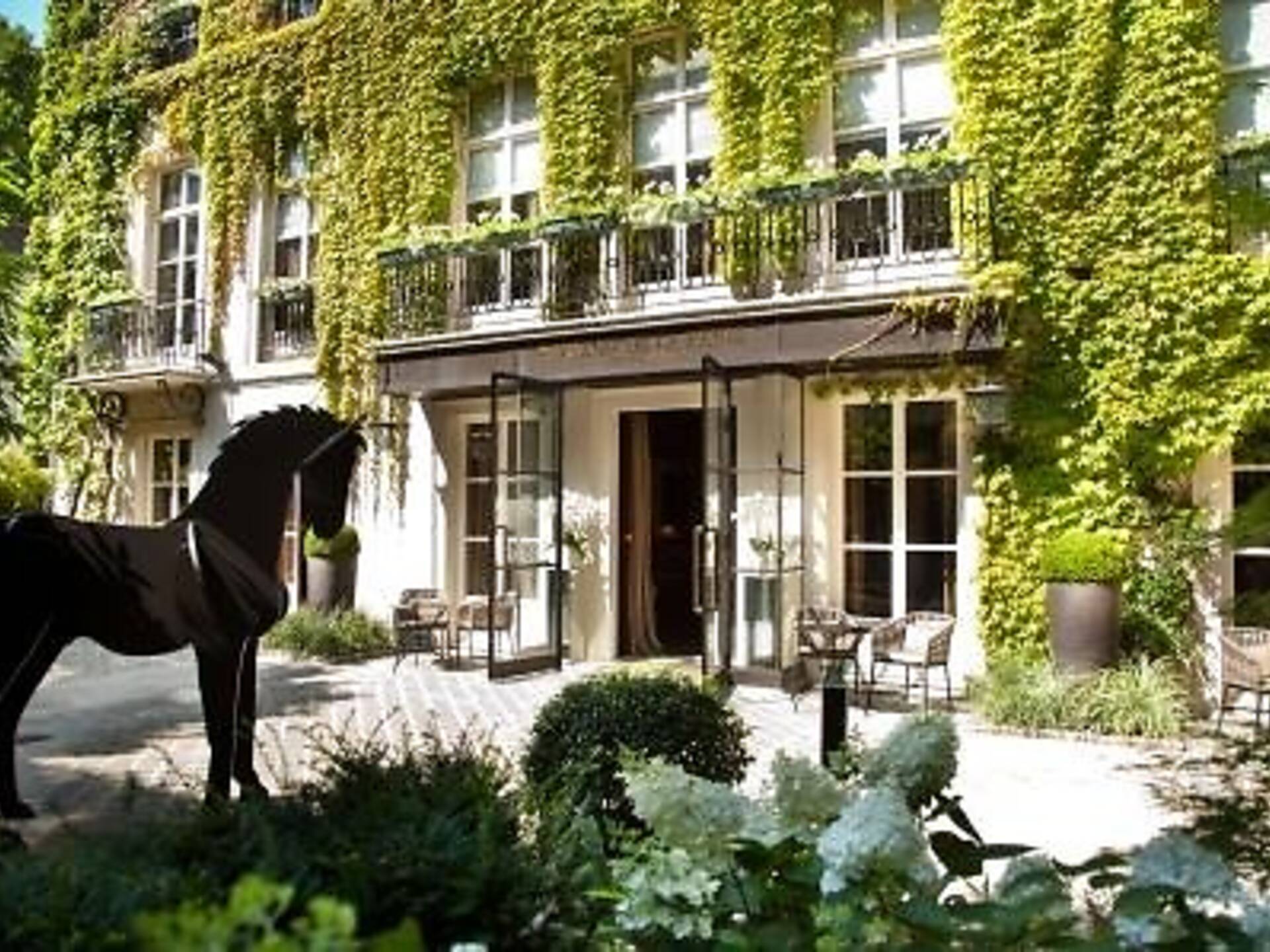 24 Best Spa Hotels In Paris To Relax And Unwind