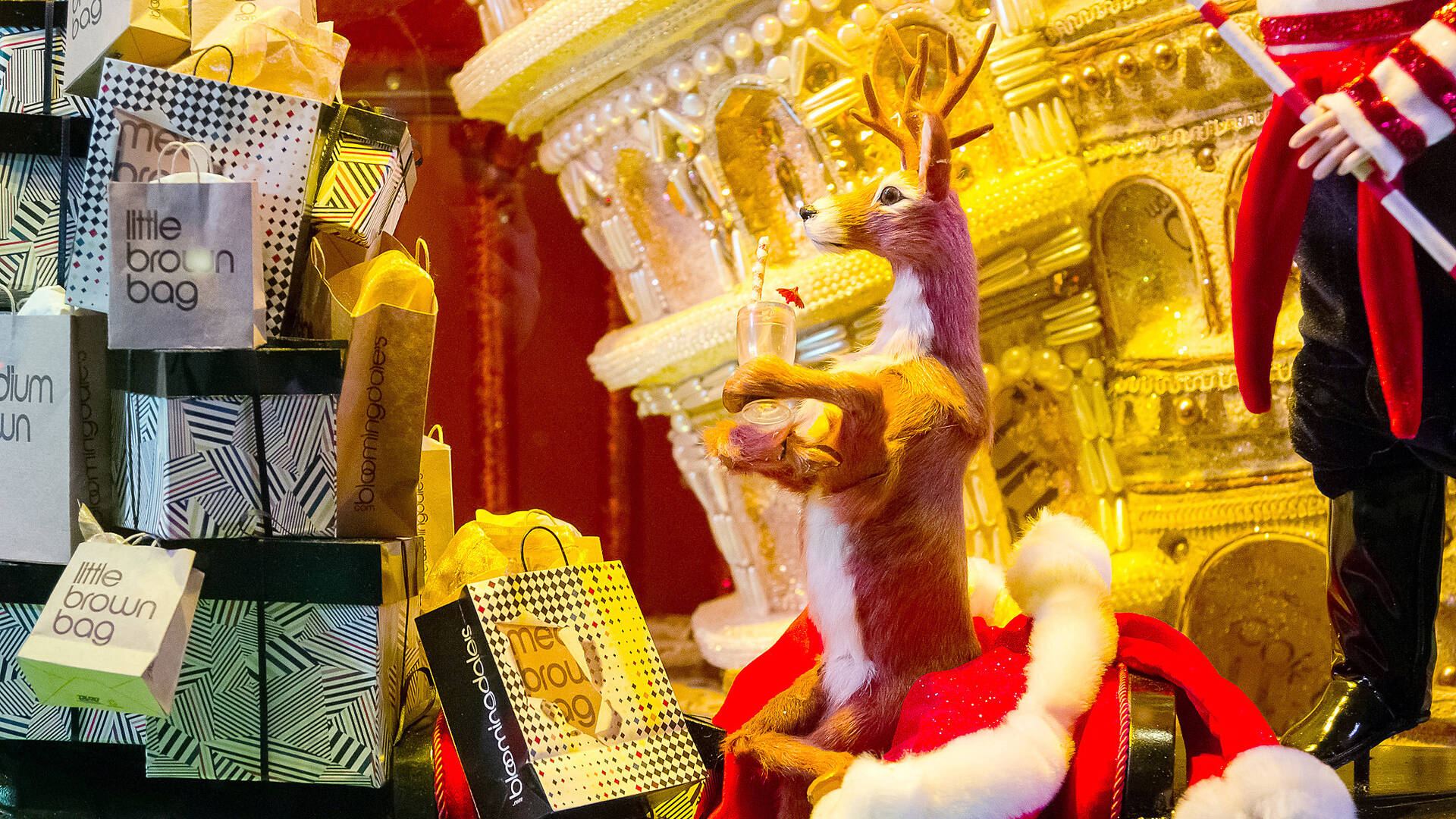 Bloomingdale's holiday windows Things to do in New York