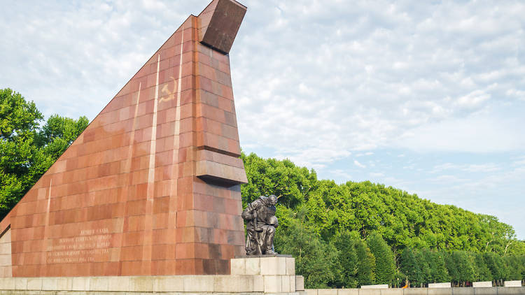 Soviet War Memorial, Treptower Park, sights and attractions, Berlin