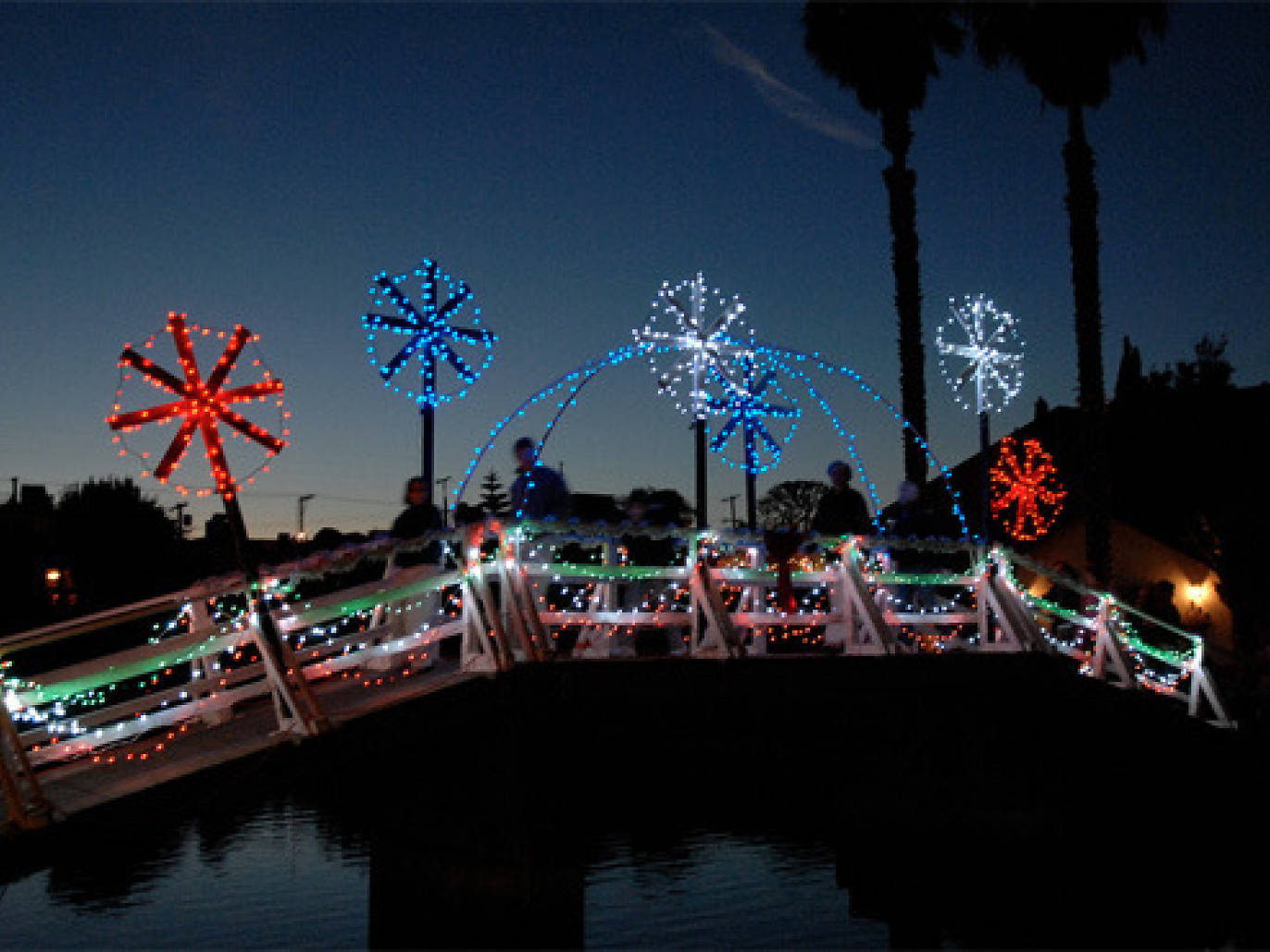 17 Best Places to See Christmas Lights in Los Angeles