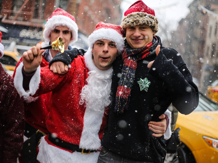 SantaCon 2013 revelers storm a wet, snowy NYC (photos)