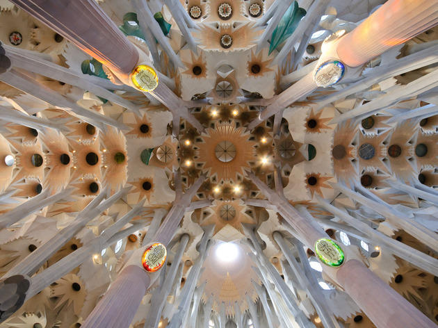 Basílica de la Sagrada Família | Attractions in Sagrada Família, Barcelona