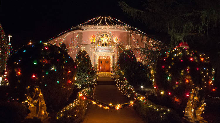 Christmas lights in Los Angeles: Balian House.