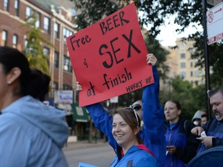 Watch runners go the distance at the Chicago Marathon.