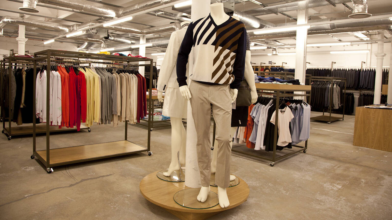 Aquascutum Outlet Shopping in Hackney, London