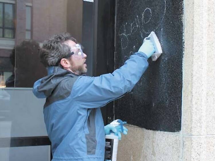 380.wk.fob.ld.graffitiaction2.jpg