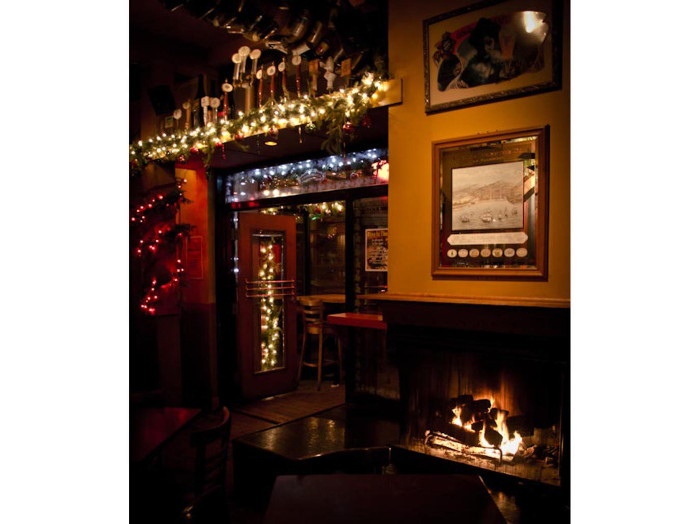 31 Chicago Bars and Restaurants with Fireplaces