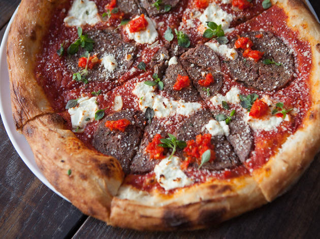The Best Pizza Restaurants In Chicago That Aren T Pizzerias Best Restaurants For Pizza Balena