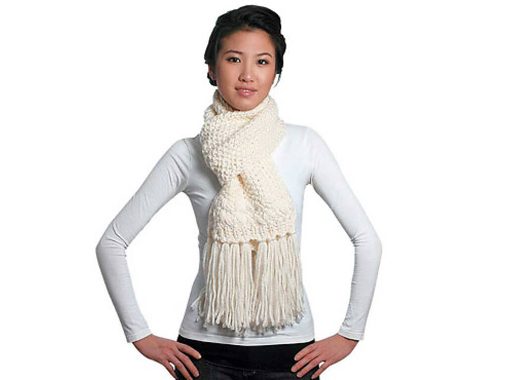 How to tie a winter scarf