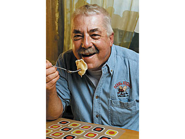 126.x190.eat.pierogi.steve.open.jpg 126.x190.eat.pierogi.steve.open.jpg