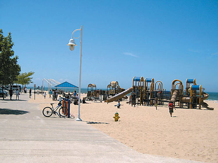 174.x600.feat.silverbeach.playgr.jpg