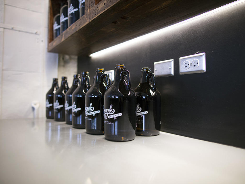 14 breweries to fill up a beer growler in Chicago