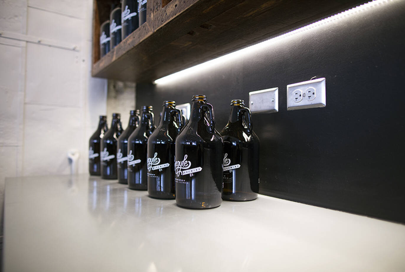 14 breweries to fill up a beer growler in Chicago