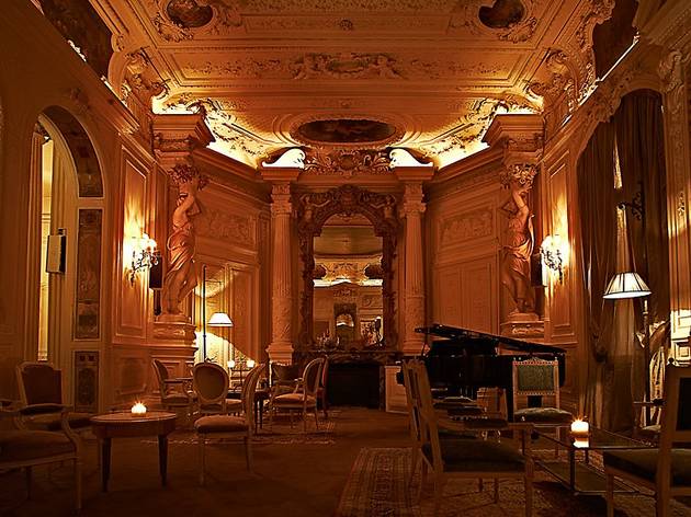 In an hôtel particulier In an hôtel particulier