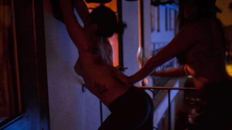 An extra-sexy Valentines swinger party (NSFW slide show)