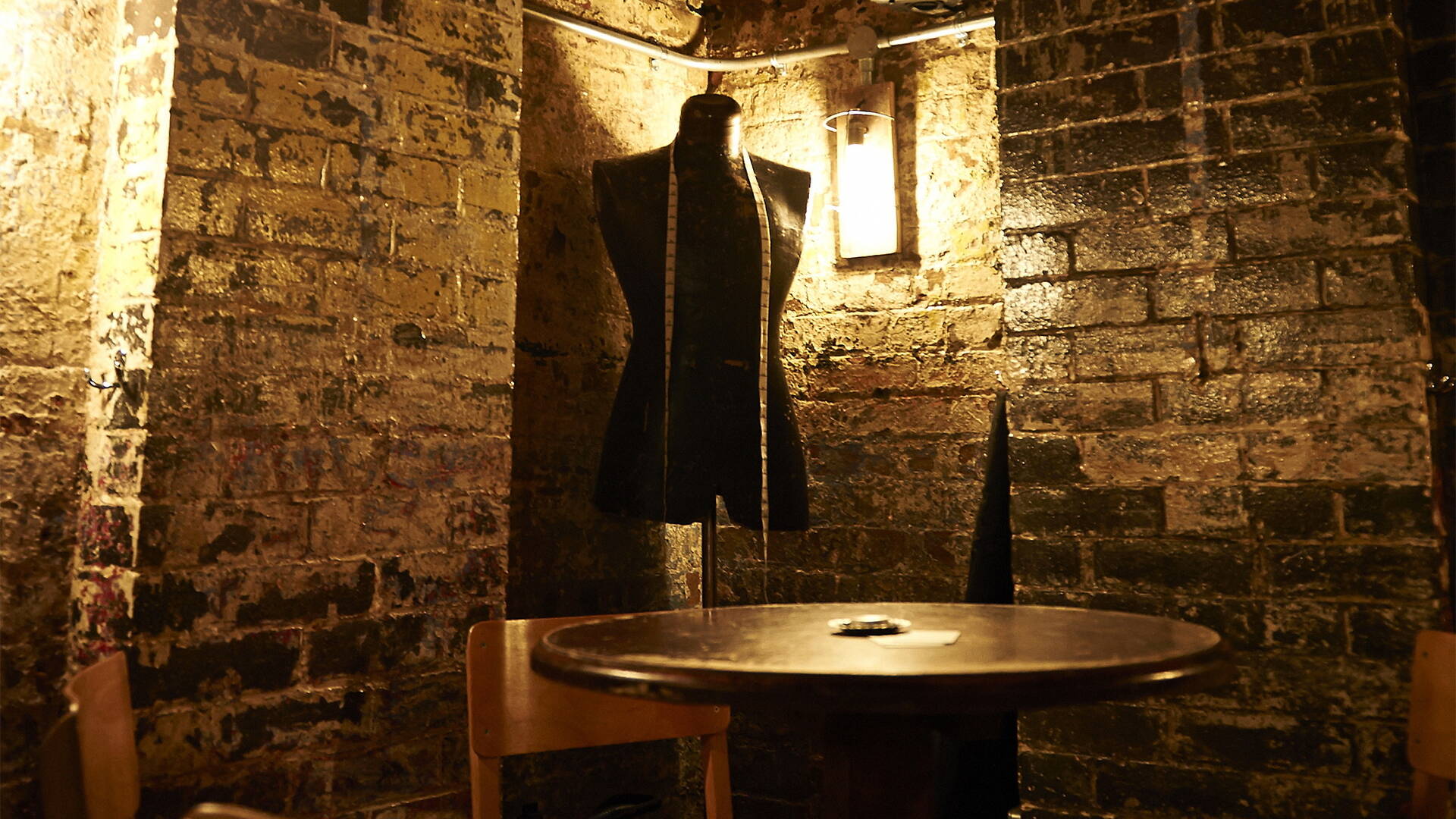 Discount Suit Company Bars and pubs in Spitalfields, London