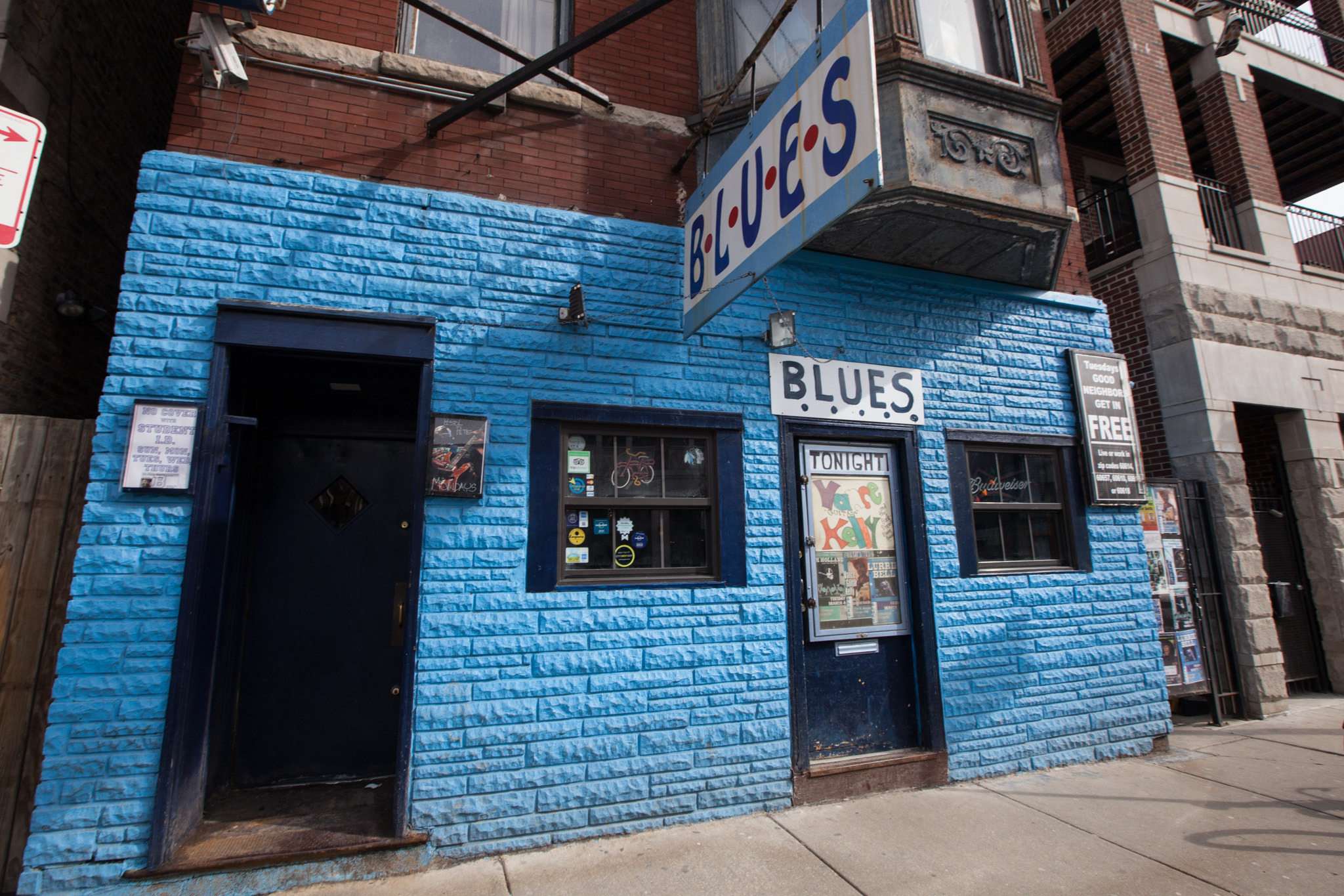 gay clubs in chicago suburbs