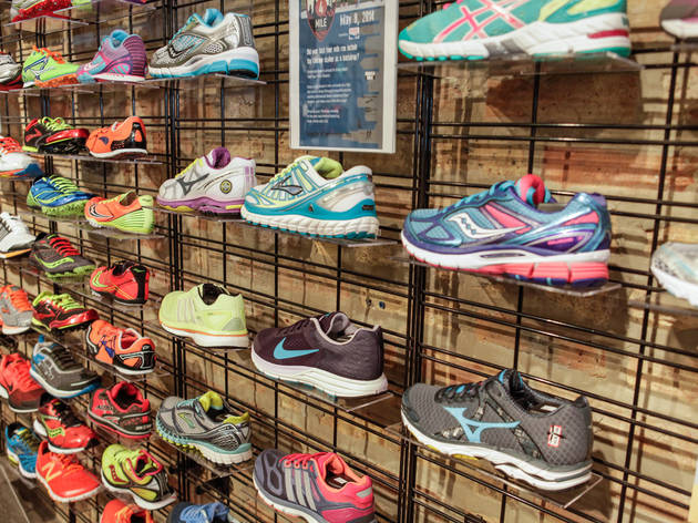 roadrunner running store