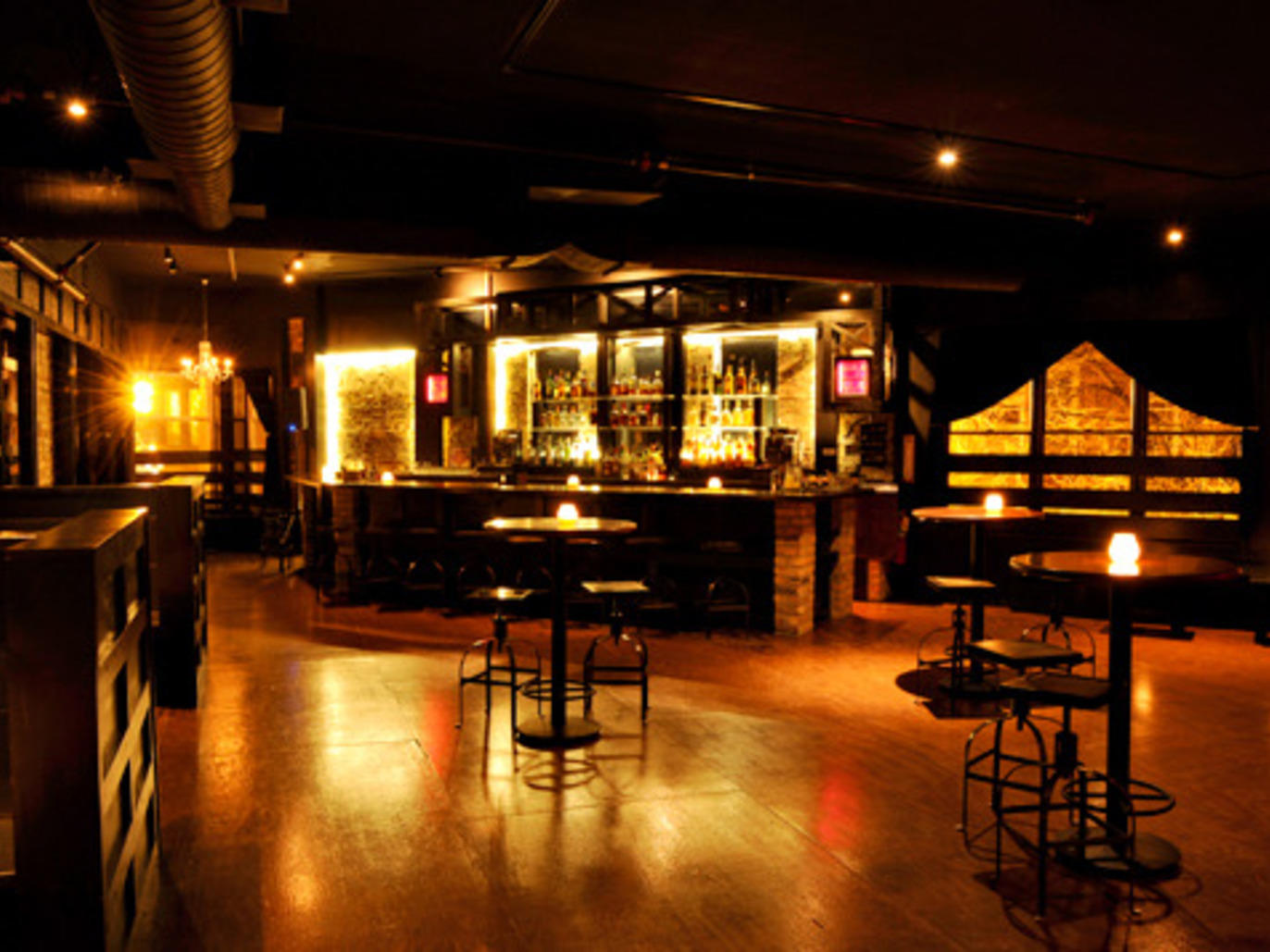 Hiphop music clubs and concert venues in Chicago