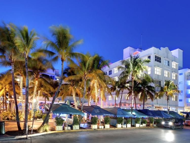 Play Pool Party at the Clevelander