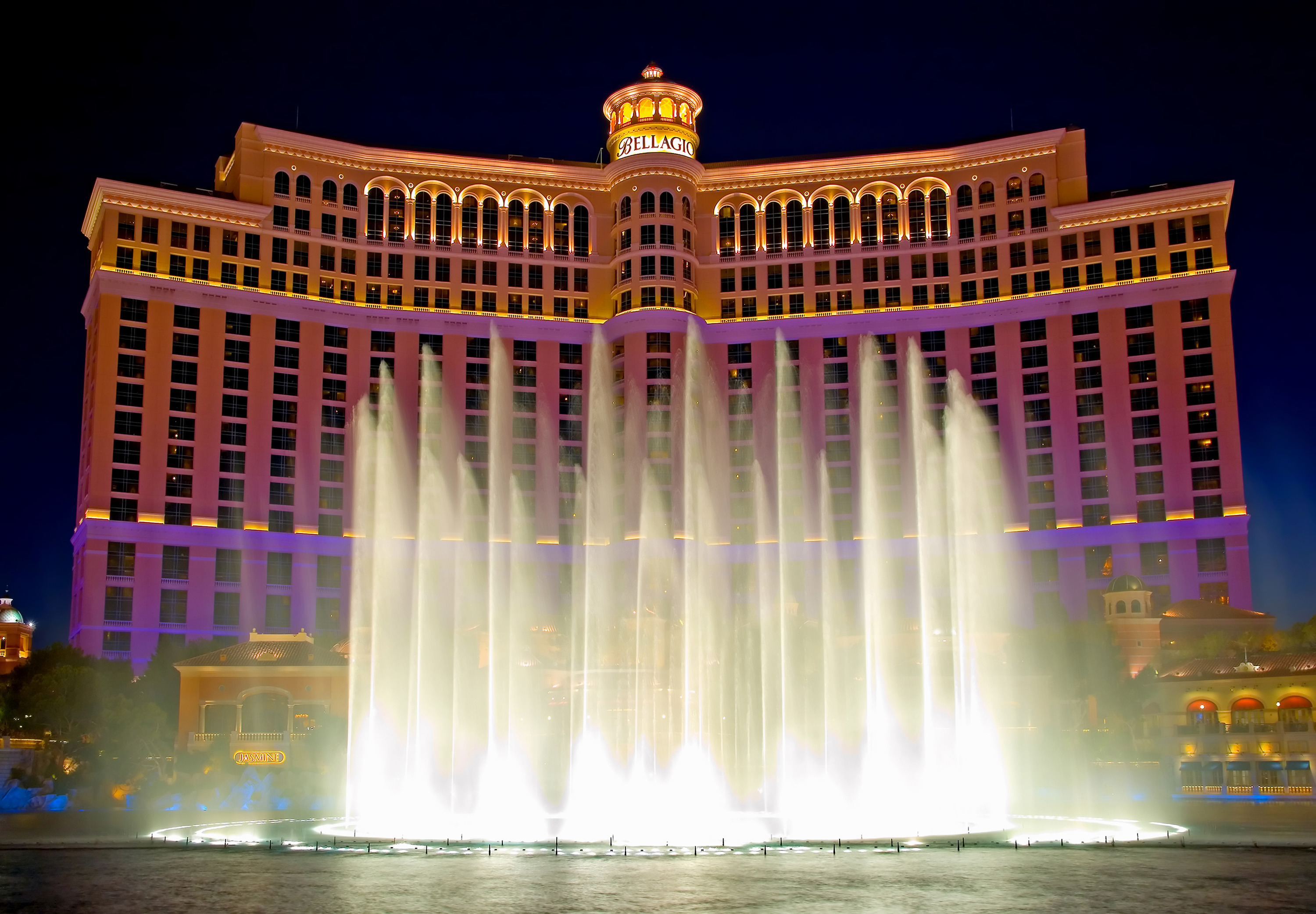 Navigating The Las Vegas Strip: A Guide To Its Iconic Hotels - France