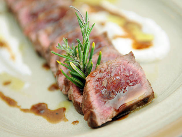 Ajoblanco. Tataki de bou Tataki de bou