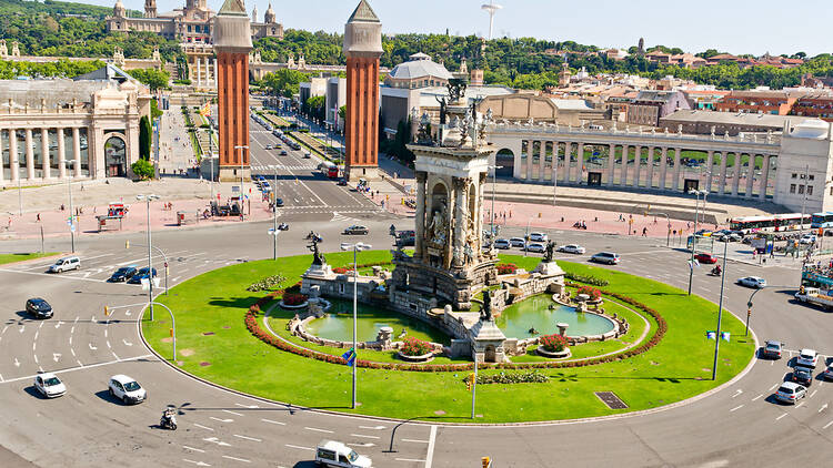 Cruce Plaza España con Paral·lel