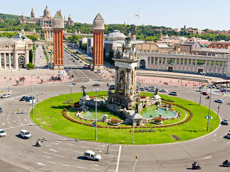 Cruce Plaza España con Paral·lel