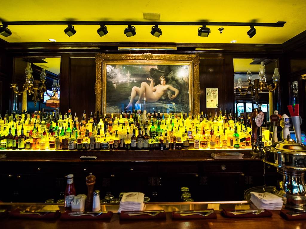 18-best-bars-in-dc-cocktails-rooftop-bars-and-more