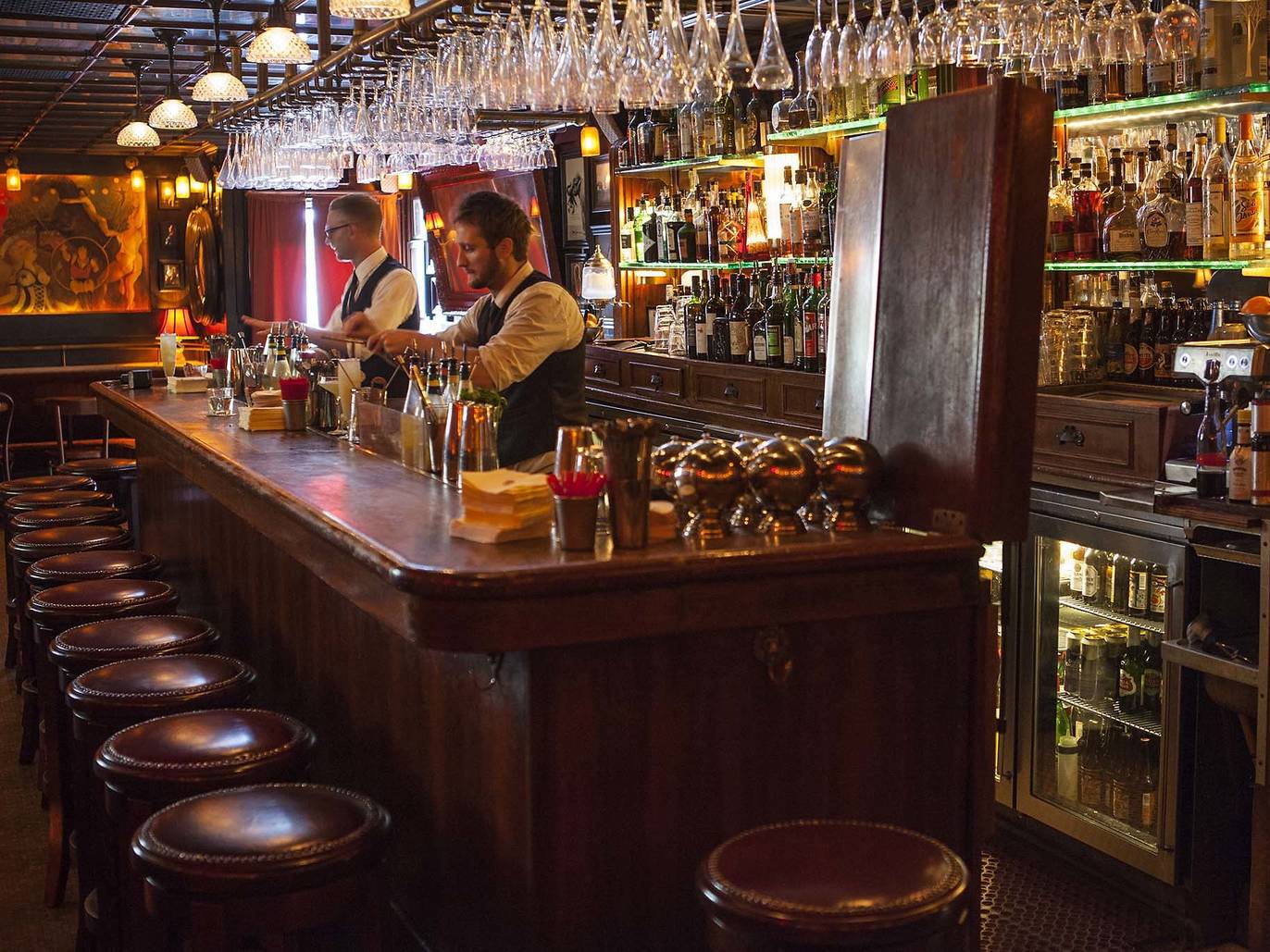 13 Best West Hollywood Bars for Beer, Wine and a Good Time